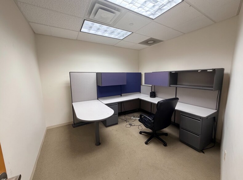 More Photos Of 4111 Founders Blvd, Batavia Manufacturing For Sale