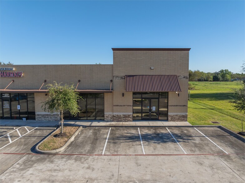 More Photos Of 451 Fm 646 Rd E, Dickinson Storefront Retail Office For Lease