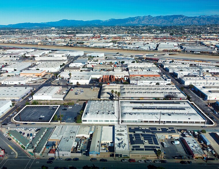 More Photos Of 5035 Gifford Ave, Vernon Manufacturing For Lease