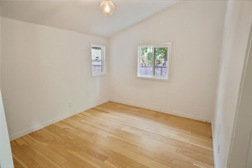 More Photos Of 140 S Avenue 58, Los Angeles Apartments For Sale