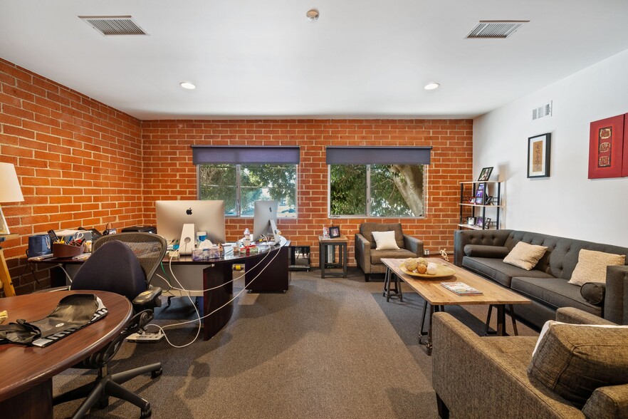 More Photos Of 11333 Iowa Ave, Los Angeles Loft Creative Space For Sale