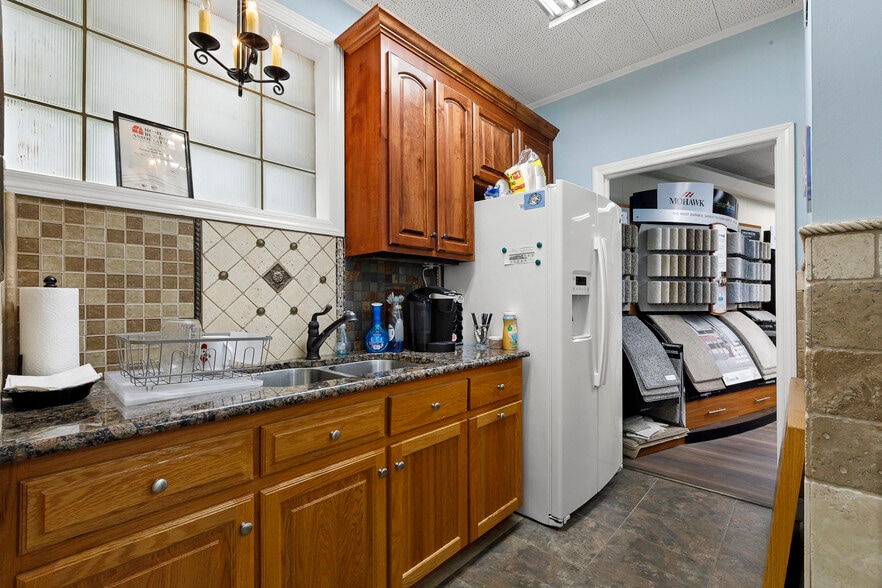 More Photos Of 202 N Main St, Fuquay Varina Freestanding For Sale