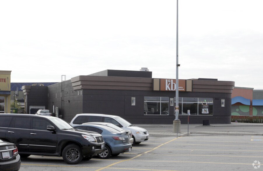 More Photos Of 2005-2095 Winston Park Dr, Oakville Unknown For Lease