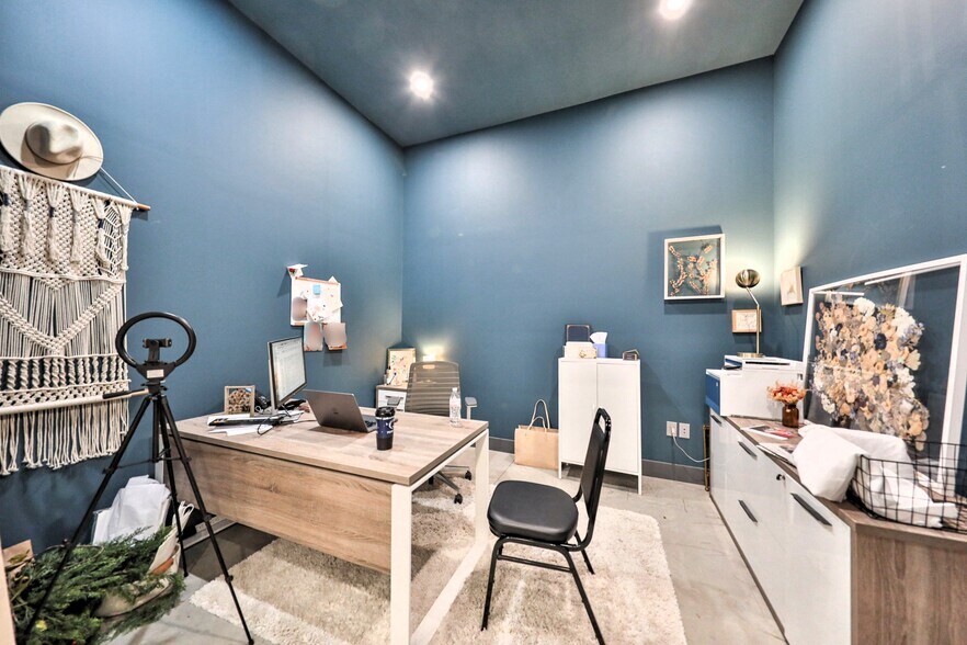 More Photos Of 915 Northampton St, Easton General Retail For Sale