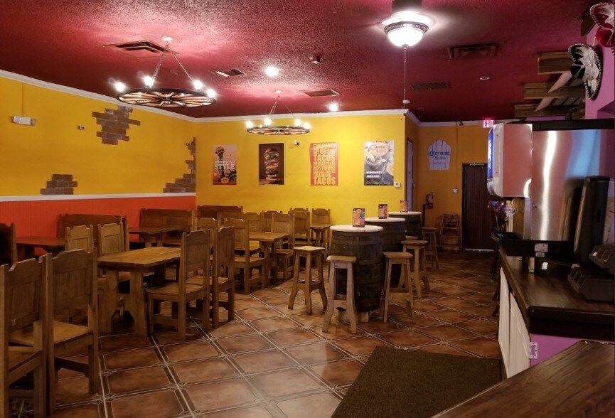More Photos Of 8771 US Highway 301 S, Jacksonville Restaurant For Sale