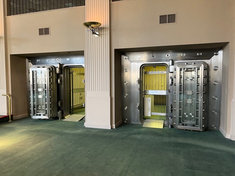 More Photos Of 39 2nd St NW, Hickory Office For Sale