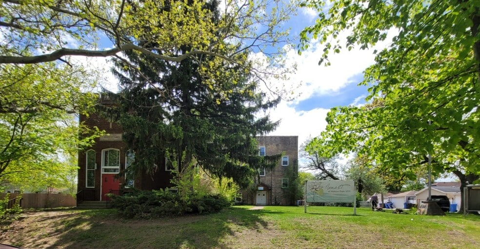 More Photos Of 6333 W Cornelia Ave, Chicago Religious Facility For Sale