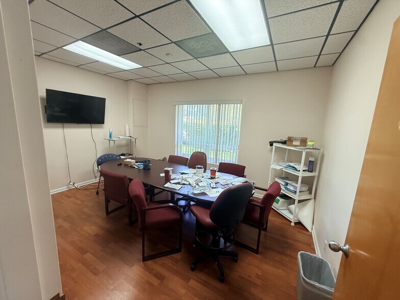 More Photos Of 1959 W 9th St, Riviera Beach Flex For Sale