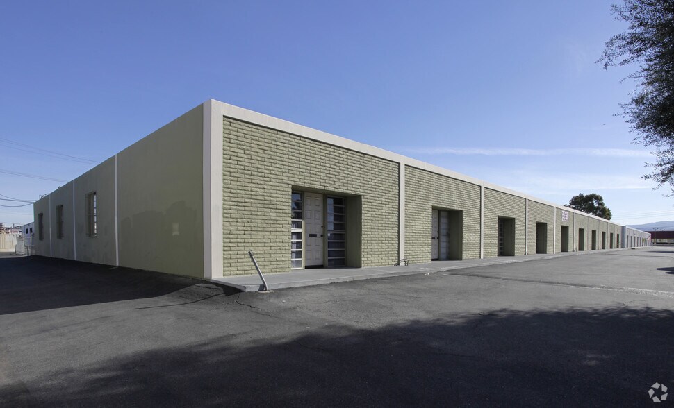 More Photos Of 1363 E Edinger Ave, Santa Ana Warehouse For Lease