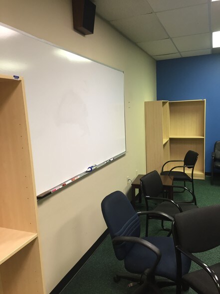 More Photos Of 415-659 S Breiel Blvd, Middletown Storefront For Lease