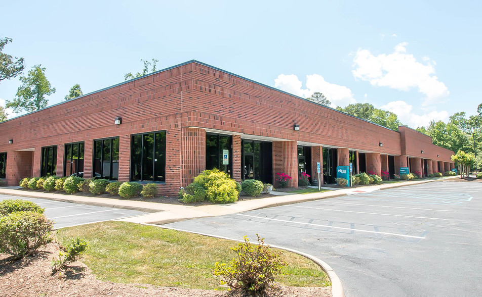 Primary Photo Of 501 Butler Farm Rd, Hampton Medical For Lease