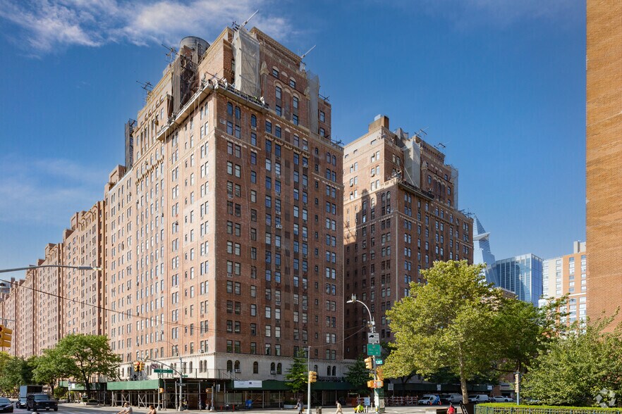 More Photos Of 219 9th Ave, New York Apartments For Sale