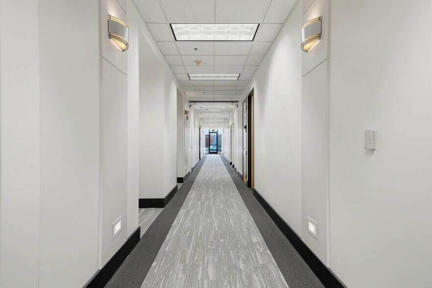 More Photos Of 12550 SE 93rd Ave, Clackamas Office For Lease