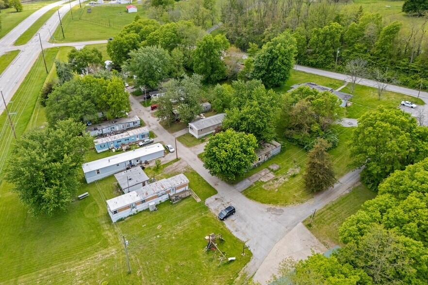 Primary Photo Of 4105 Nobis Dr, Davenport Manufactured Housing Mobile Home Park For Sale
