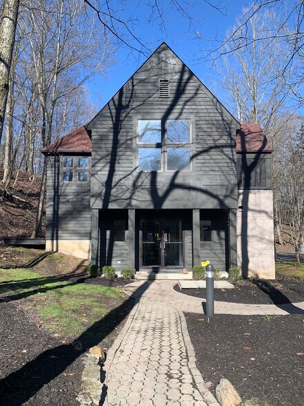 More Photos Of 1266 Manning Pky, Powell Office For Lease