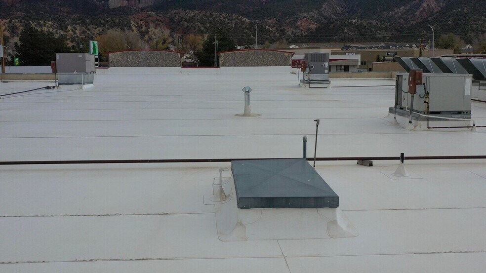 More Photos Of 684 S Main St, Cedar City Drugstore For Lease