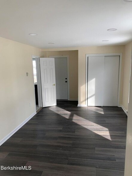 More Photos Of 35 Main St, West Stockbridge Apartments For Sale