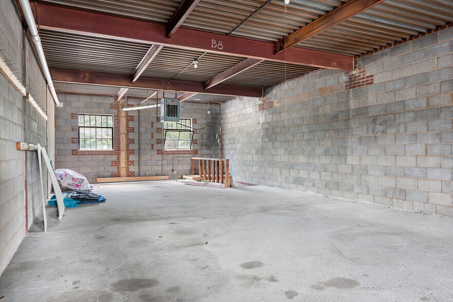 More Photos Of 426-430 Western Ave, Statesville Freestanding For Sale