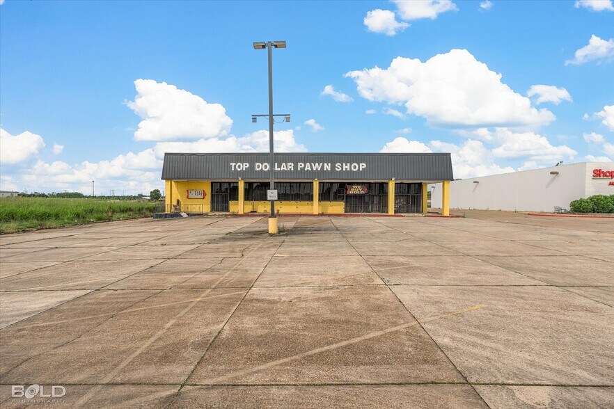 More Photos Of 1837 N Market St, Shreveport General Retail For Sale