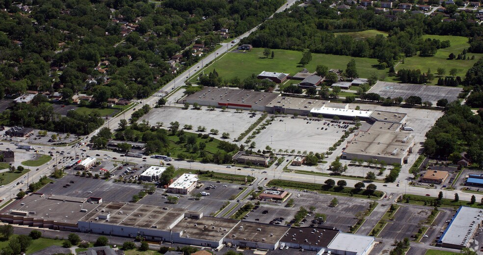 More Photos Of 4115 211th St, Matteson Storefront For Lease