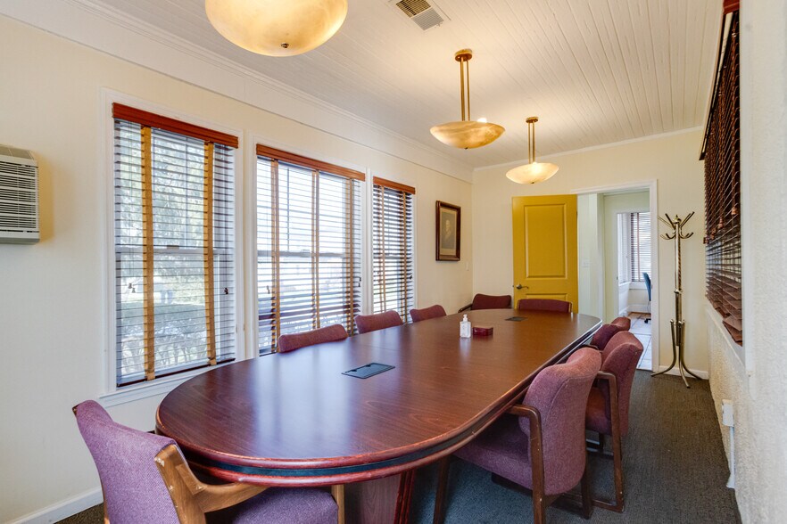 More Photos Of 407 W Pennsylvania Ave, Towson Office For Sale