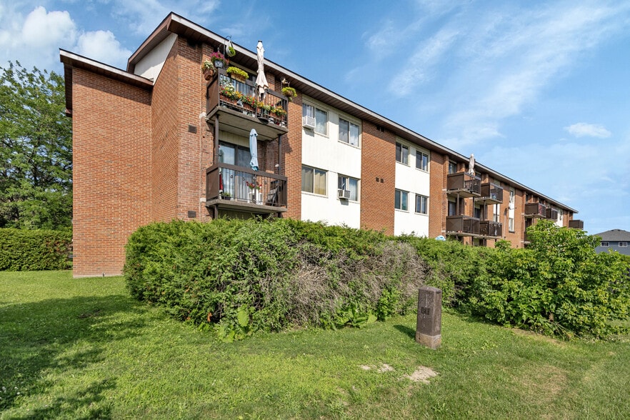 More Photos Of 1 Robert St, Arnprior Apartments For Sale