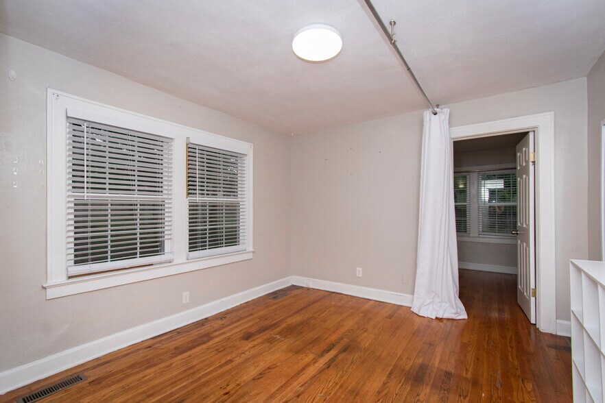 More Photos Of 5331 Charlotte St, Kansas City Apartments For Sale