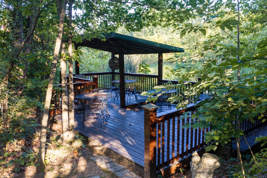 More Photos Of 401 Gilkey Ridge Rd, Shade Winery Vineyard For Sale