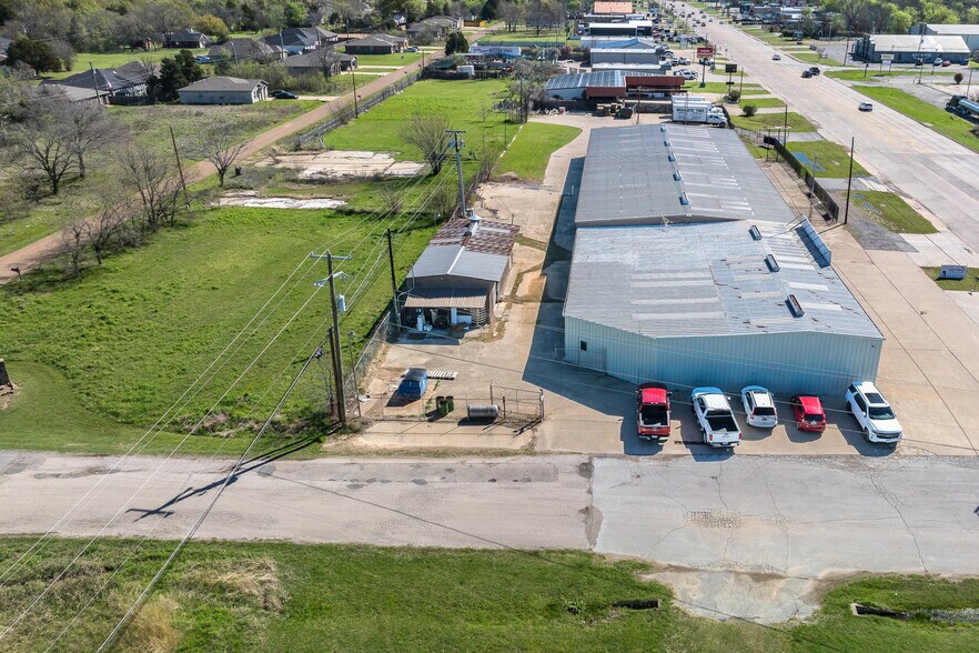 More Photos Of 2824 W Main St, Gun Barrel City General Retail For Lease