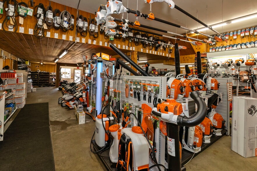 More Photos Of 901 Bay St, Port Orchard Storefront For Sale