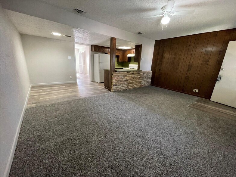 More Photos Of 106 E Josephine St, Weatherford Apartments For Sale