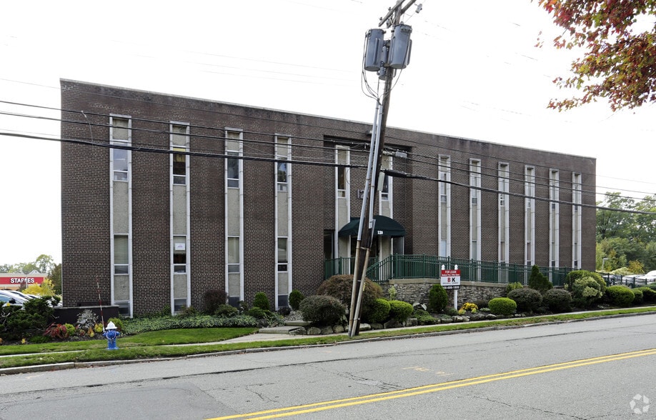 More Photos Of 120 Millburn Ave, Millburn Medical For Lease