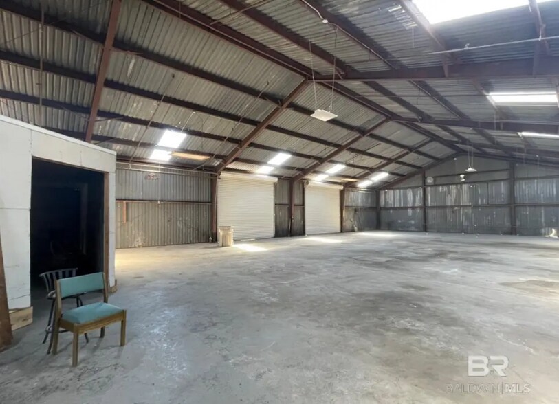 More Photos Of 523 S Old Corry Field Rd, Pensacola Warehouse For Lease