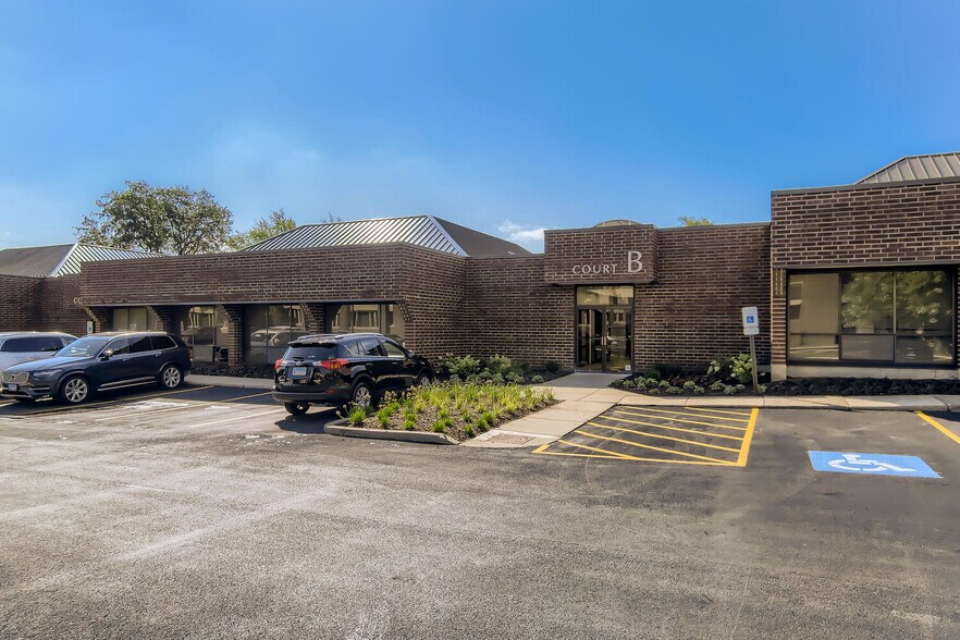 More Photos Of 1S376 Summit Ave, Oakbrook Terrace Medical For Sale