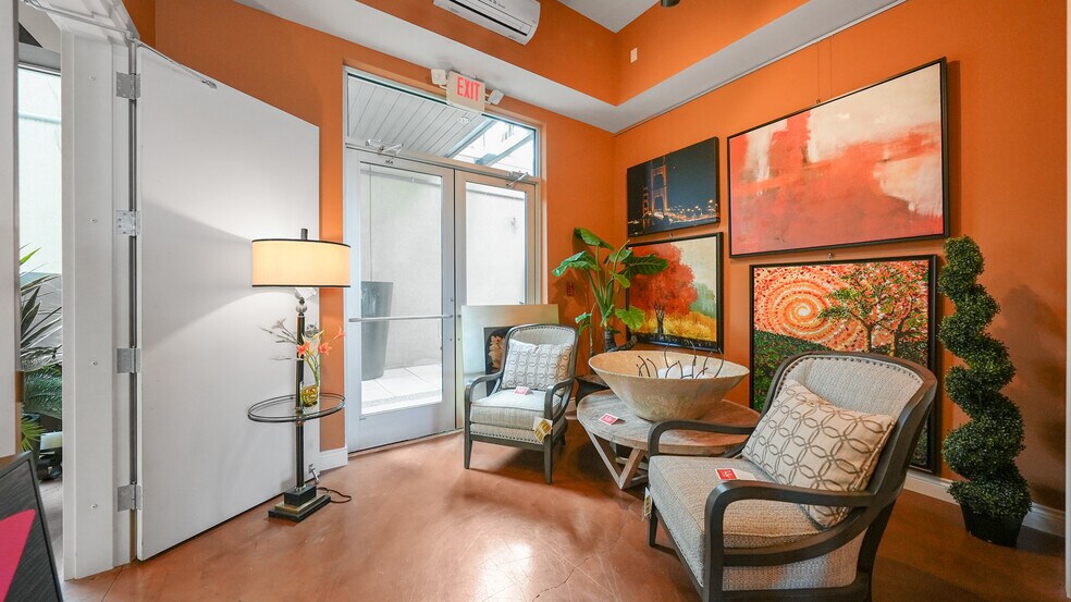More Photos Of 2265 Bagnell Dam Blvd, Lake Ozark Office For Sale