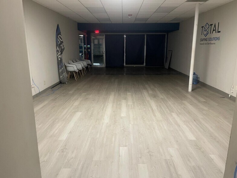 More Photos Of 22-28 Phelps Ave, Romeoville General Retail For Lease
