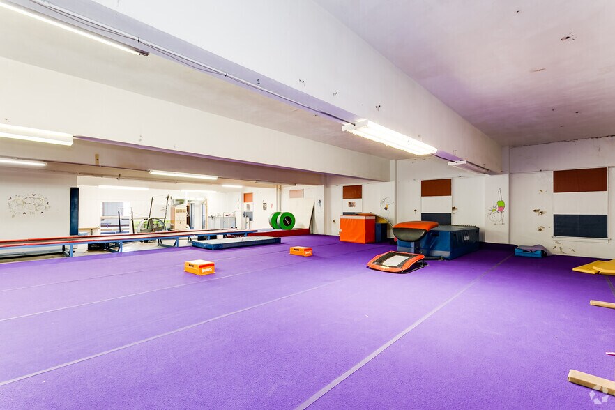 More Photos Of 705-709 N 2nd Ave, Dodge City Loft Creative Space For Lease