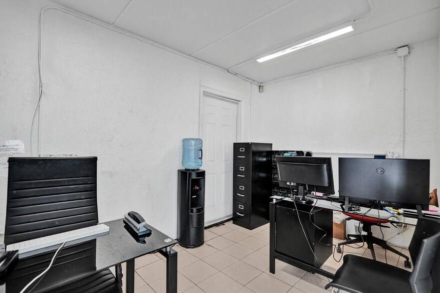 More Photos Of 5350 N State Road 7, Fort Lauderdale Auto Repair For Lease