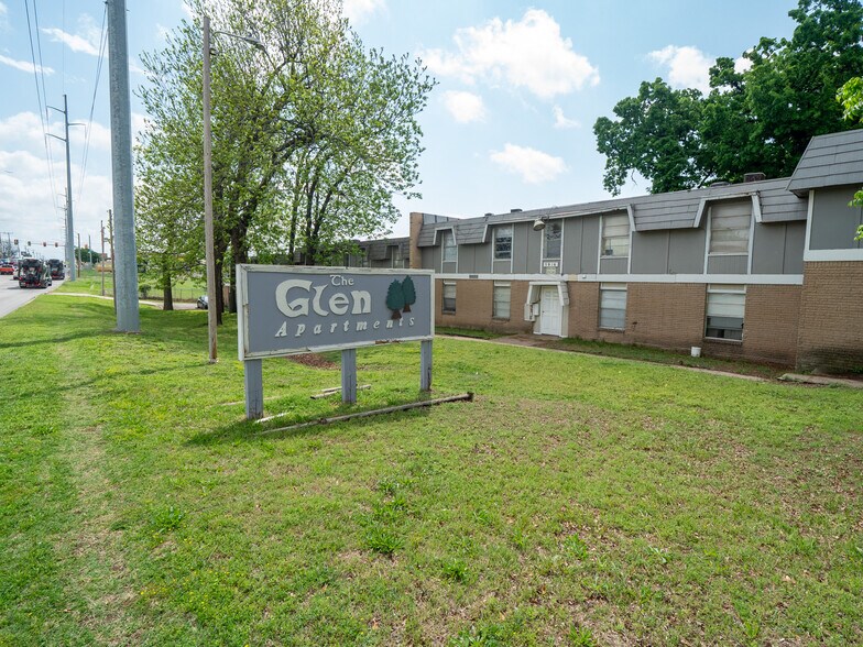 Primary Photo Of 5924 NW 10th St, Oklahoma City Apartments For Sale