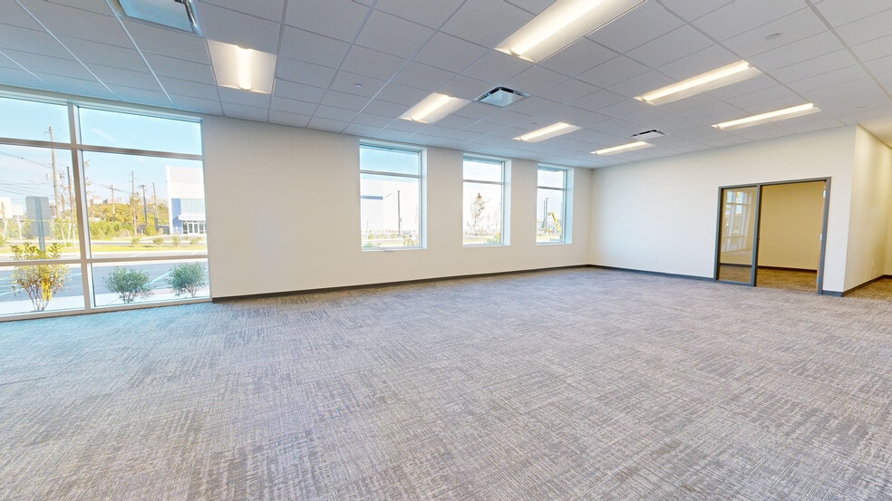 More Photos Of 925 Newark Ave, Elizabeth Unknown For Lease