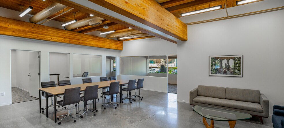 More Photos Of 4444 W Lakeside Dr, Burbank Office For Lease