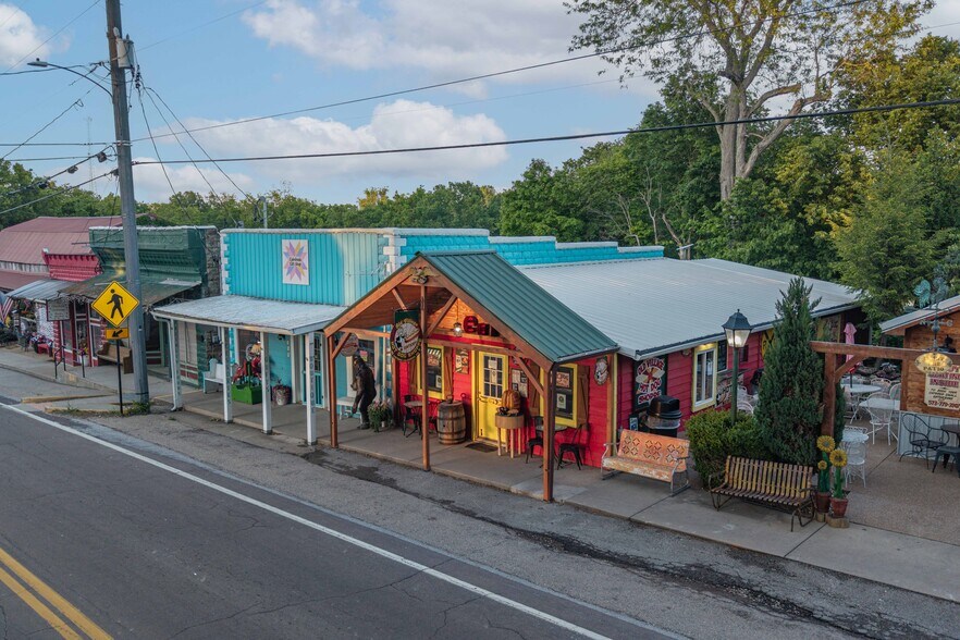 More Photos Of 219 MO-21, Caledonia Storefront Retail Residential For Sale