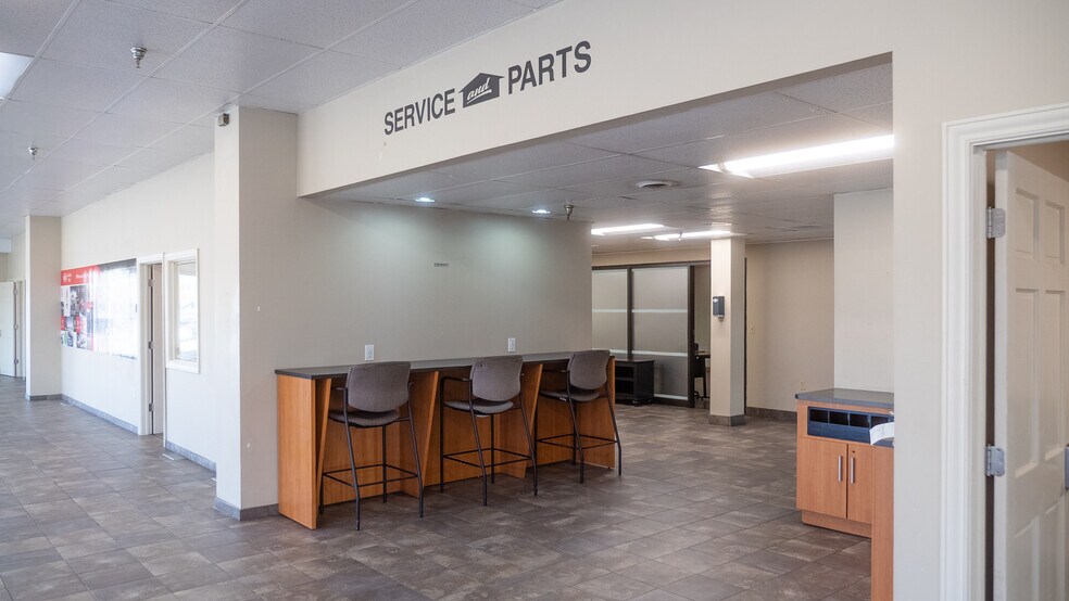 More Photos Of 4444 Highway 52 N, Rochester Auto Dealership For Sale