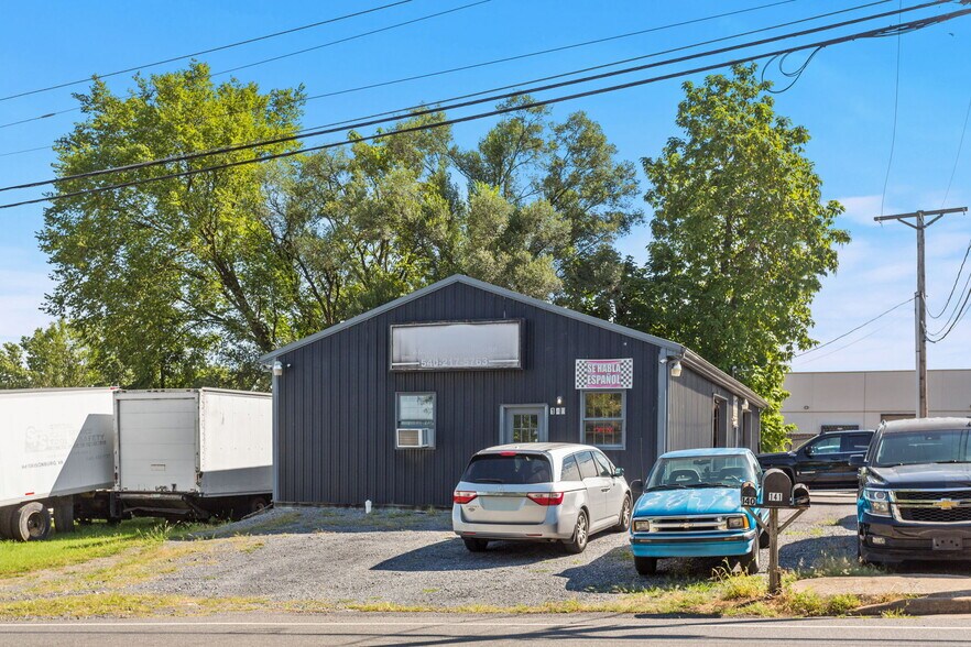 More Photos Of 140 Charles St, Harrisonburg Auto Repair For Sale