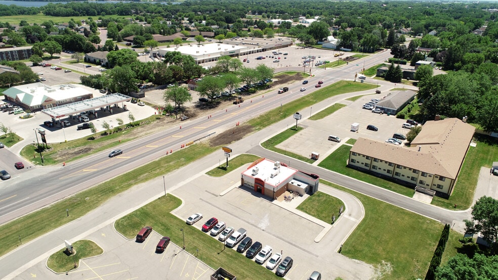 More Photos Of 1401 State St N, Waseca Freestanding For Lease