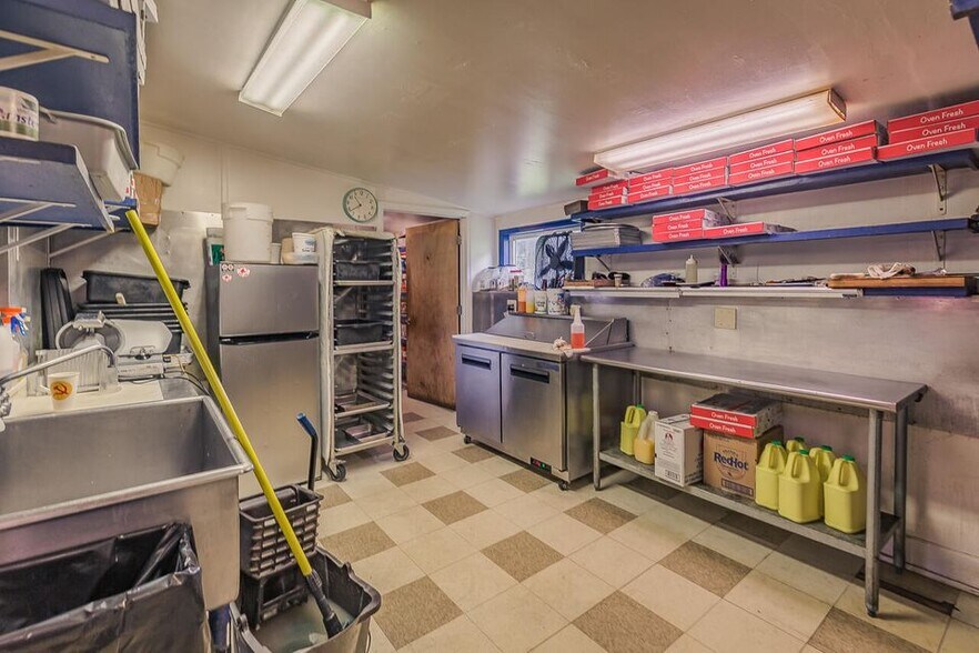 More Photos Of 1 William St, Hagaman Restaurant For Sale
