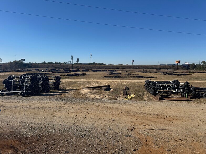 More Photos Of 502 Midway Rd, Cordele Showroom For Lease