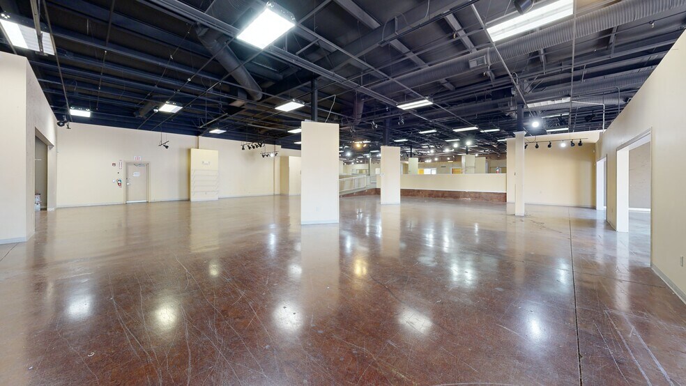 More Photos Of 7980 US Highway 64, Bartlett General Retail For Sale