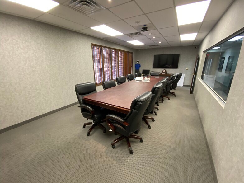 More Photos Of 3290 Airline Blvd, Portsmouth Research And Development For Lease