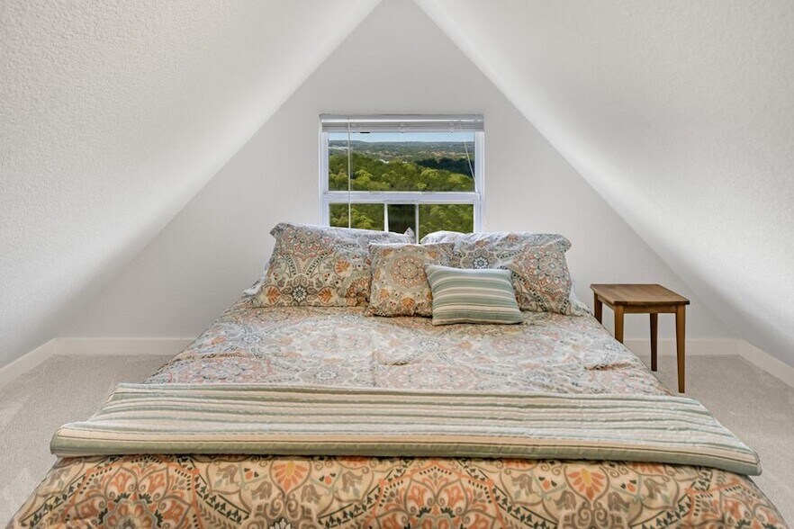 More Photos Of 610 Crystal Creek Dr, Austin Specialty For Sale